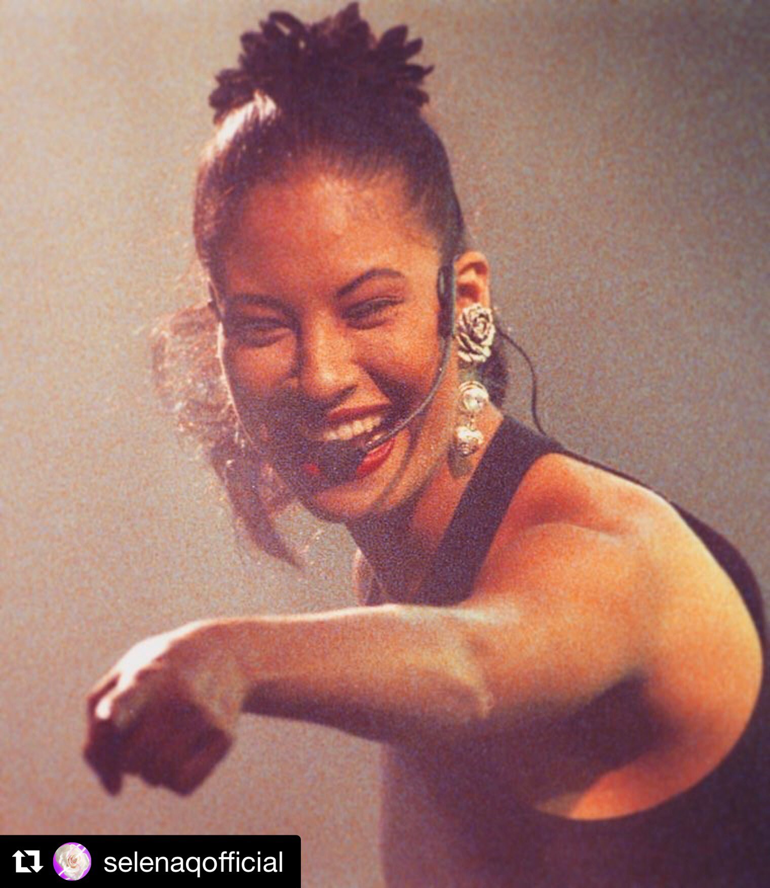 Happy birthday to the one and only, Selena Quintanilla!    