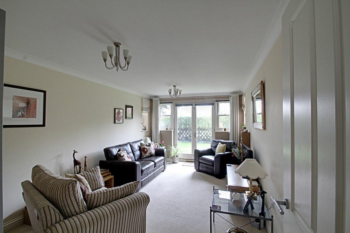 If you're the type that enjoys socialising locally with friends and family then look no further. Smack bang in the centre of Peterborough you have plenty of options flinklp.haart.co.uk/ForSaleV5/?pro…