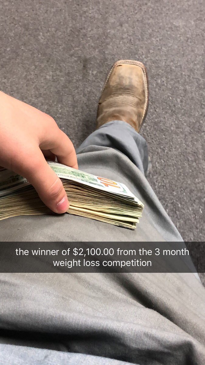 chrissimer's tweet photo. 3 month weight loss competition for $2,100.00 &amp; i won, thanks for the motivation if you gave some, by the grace of God #21daystostartahabit https://t.co/gWWdlc6cQl
