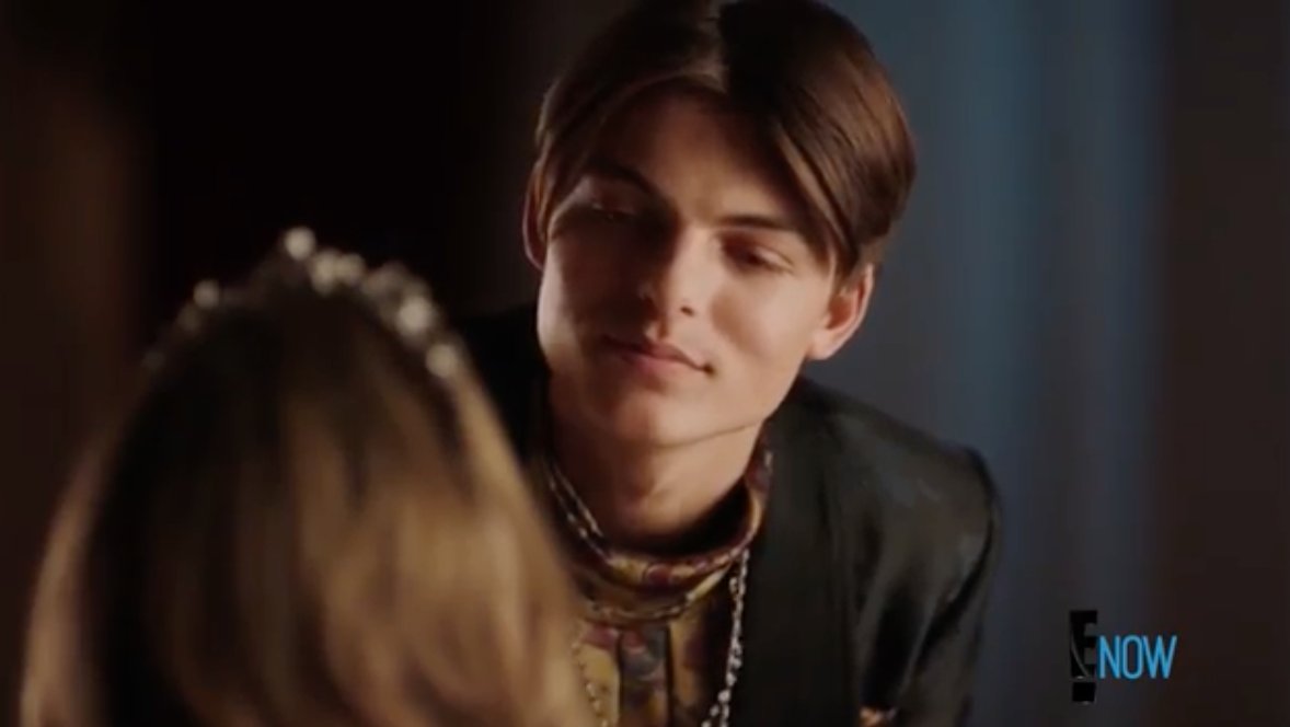 Happy Birthday, Mom! #TheRoyals #TheRoyalsSeason4 👑 <a href="/ElizabethHurley/">Elizabeth Hurley</a> 🎉