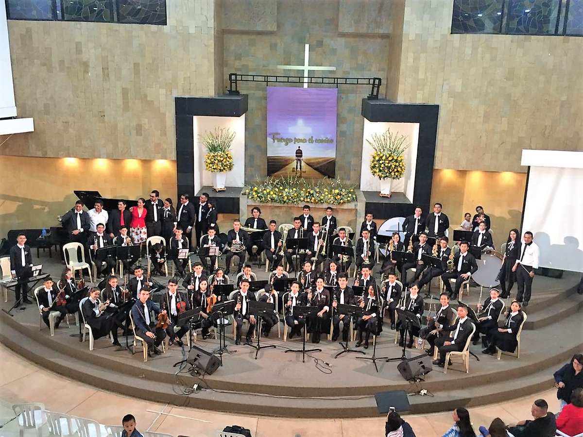 InsCulturaMeta's tweet photo. La Banda sinfónica de Granada Meta, que hace parte de nuestro Proceso de Formación Musical, bajo la dirección de nuestro instructor César Martínez realizó gira de conciertos en Universidad Adventista de Medellín con 80 músicos entre: niños,niñas y adolescentes #TrabajandoSinParar https://t.co/nWq5rin6ju
