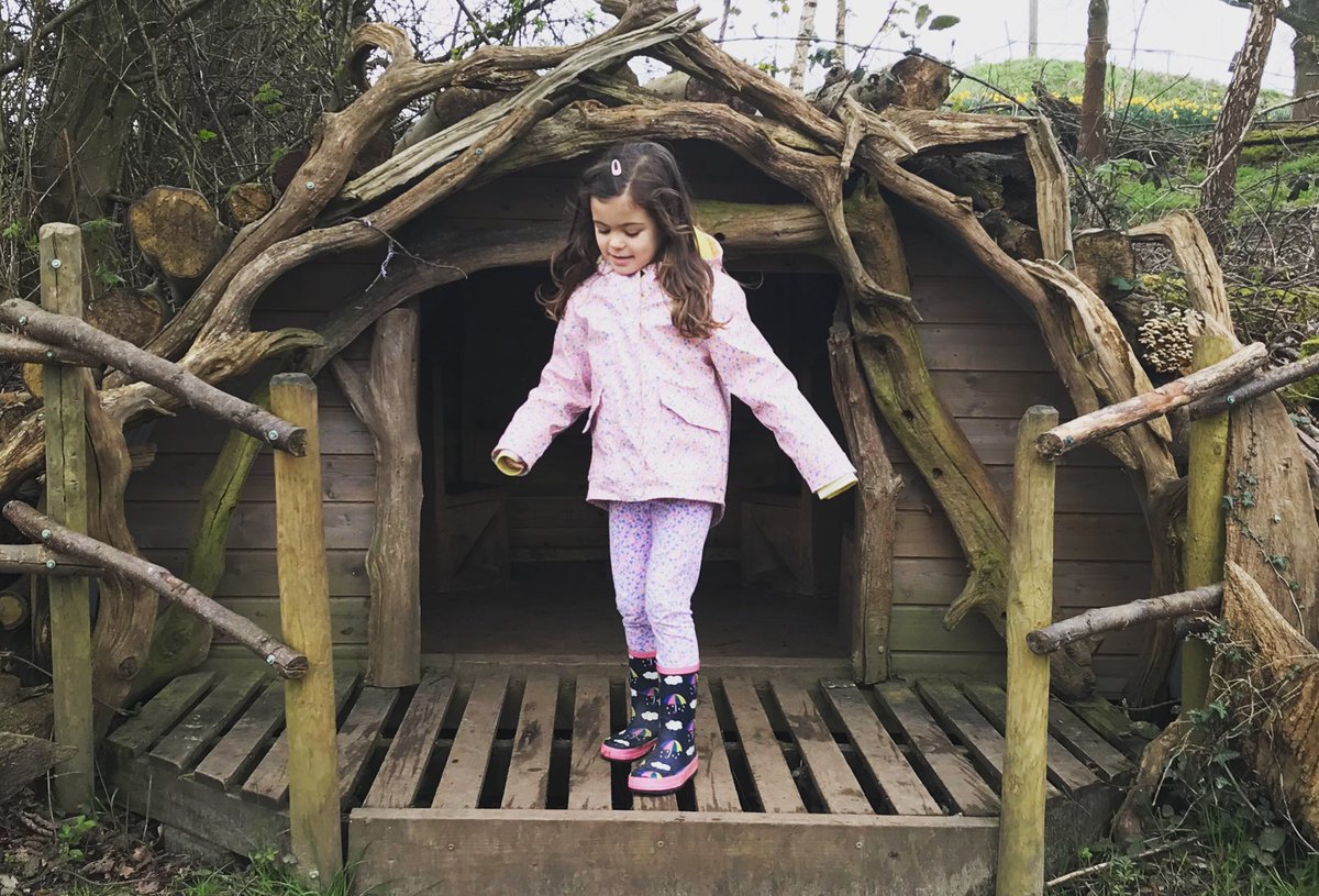 Magical wooden playhouses, in the woodland and made mostly from the woodland! Perfect for imaginative play and hours of fun 🌳🌲🍃 @Priory_Farm 
.
#playoutside #kidswhoexplore #gooutdoors #playhouse