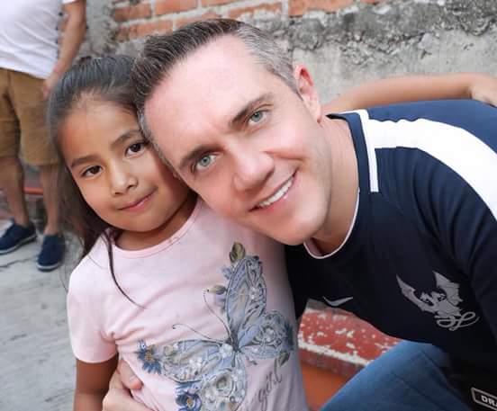 AdrianRubalcava's tweet photo. Pasando a saludar en el Comite Molinito. https://t.co/BzMsAWBx31