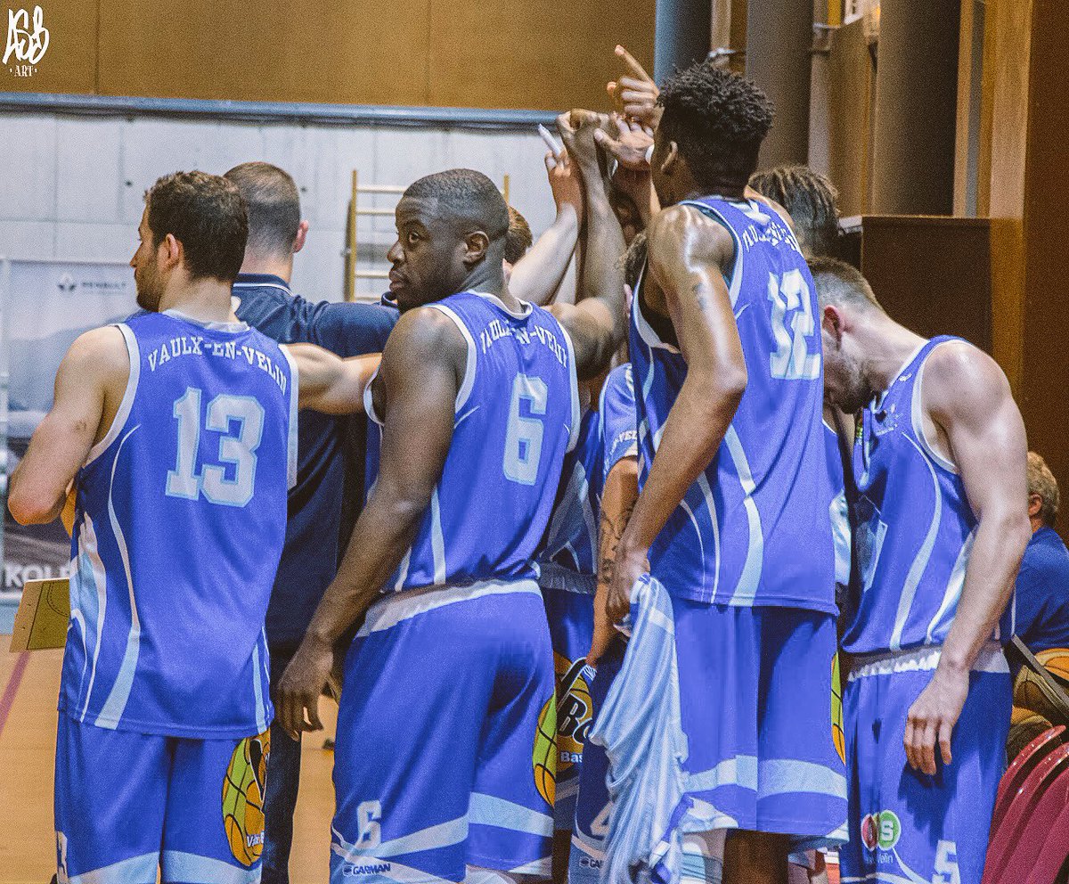 ASB_Art's tweet photo. 14.04.18
Roche-La-Molière📍
@VaulxBC pour la montée en #NM2 🏀
#ASBArt 📸 https://t.co/HhJL9ed0hv