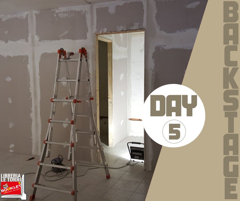 I libri sono i pioli della scala con la quale si ascende alla conoscenza.
(Carlos Saavedra Weise) #16aprile #day5 #bkletorri #booklet #torbelladaleggere #atwork #underconstruction #library #booklifestyle #bookshop #librarybackstage #inlibreria #scales #book #hammer #fotodelgiorno