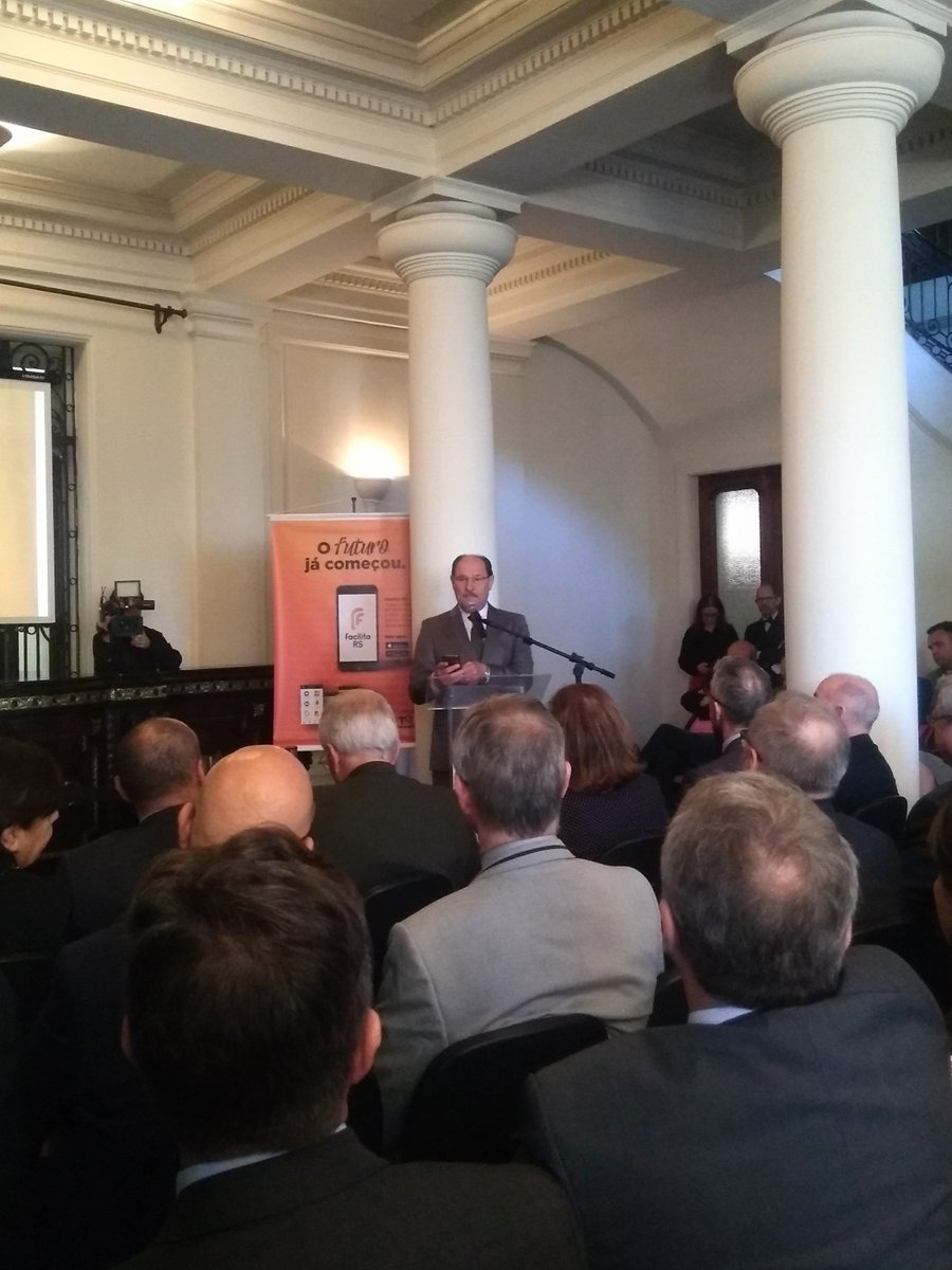 TIC_RS's tweet photo. Lançamento do programa Facilita RS no Palácio Piratini.
#Inovação #GovernoDigital #PolíticaTIC #TICRS https://t.co/2nLPt1ZeSa