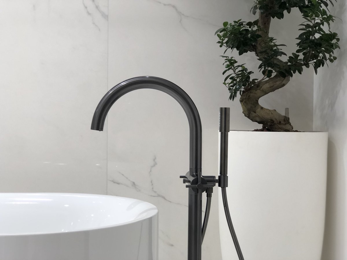 Showroom rinnovato e una bellissima installazione: 17-22 aprile in via Crocefisso 19 #groheatrio #milanodesignweek #grohedesign #grohemilan