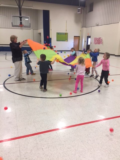 JulieJo85944538's tweet photo. Morning Pre K enjoyed “Bouncing Balls” for review “B” day.#MCELoves https://t.co/M32fMtigzY