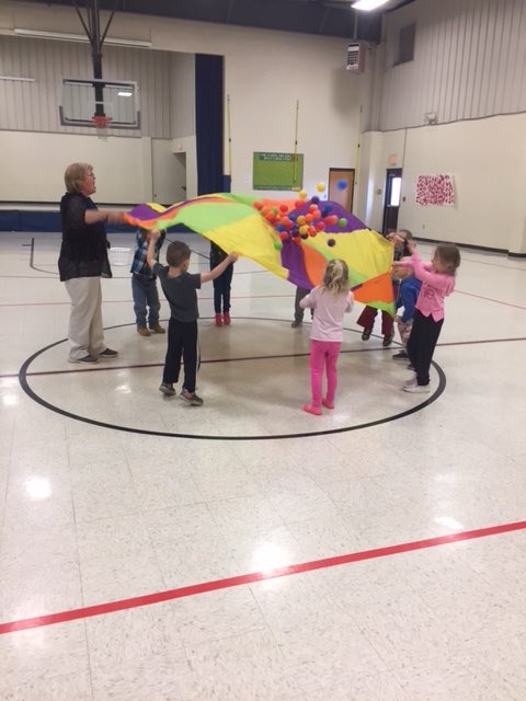 JulieJo85944538's tweet photo. Morning Pre K enjoyed “Bouncing Balls” for review “B” day.#MCELoves https://t.co/M32fMtigzY