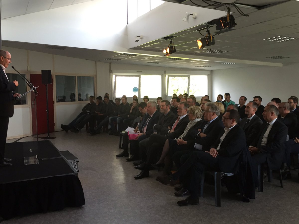 uimm_fc's tweet photo. Inauguration officielle de l EPB,Ecole de Production de Besancon @uimm_fc @bfc_region @acbesancon @Prefet25 @villedebesancon @MarieGuiteDufay @ChanetJF #fabriquedelavenir https://t.co/YTY0cLAvvN