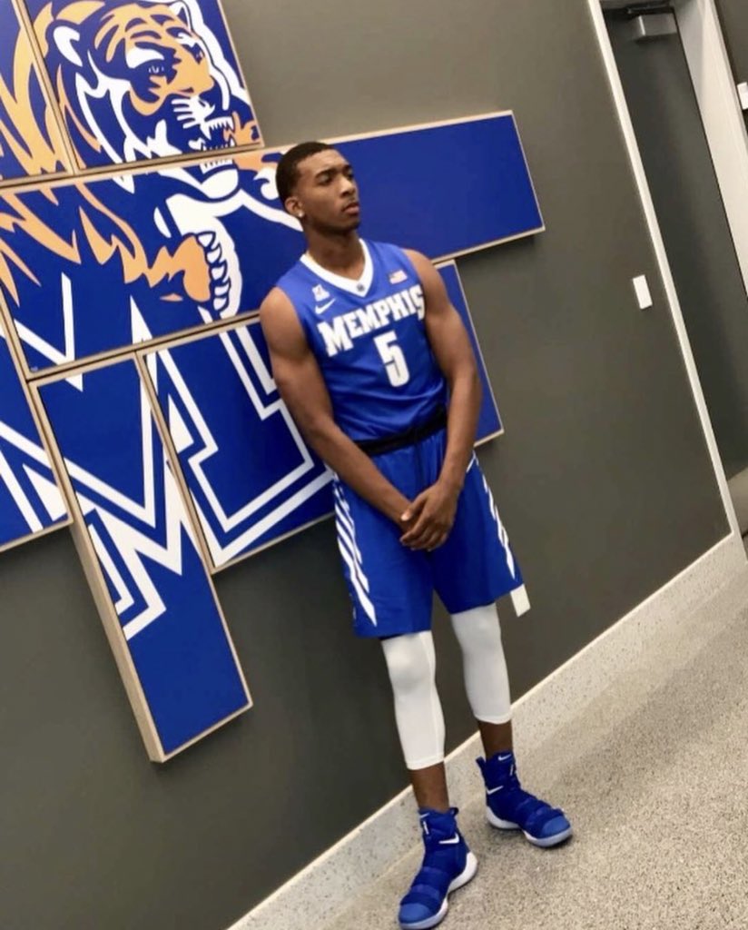 j5_twann's tweet photo. Proud To Announce That I Will Be Attending The University Of Memphis 🐅🐅 #GoTigers #1Cent #FutureIsBright https://t.co/I7Him5ugAA