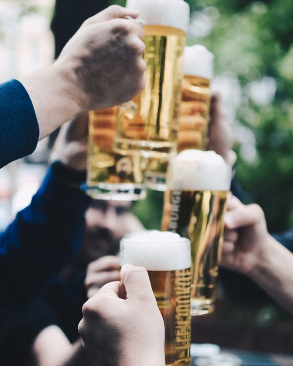 ElisOrangeCT's tweet photo. Is a toast is in order? Come to Eli's and raise a glass to the original GOAT, Michael Jordan, who on this date in 1987 joined Wilt Chamberlain as the 2nd player in NBA History to score 3,000 points in a single season! https://t.co/0hTC4vzTnx