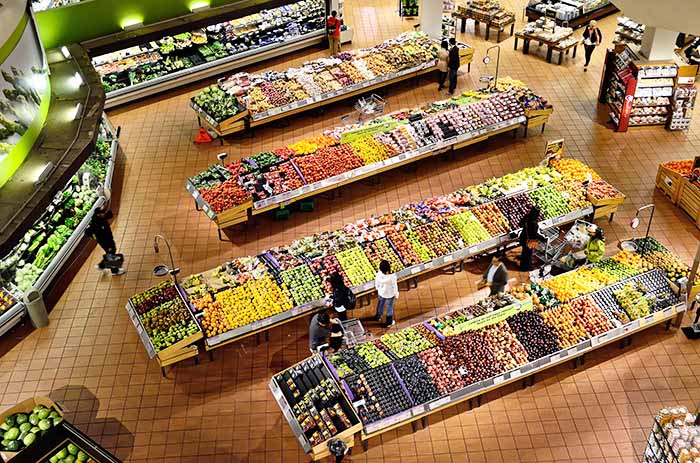 cambiamenu's tweet photo. Le etichette sui prodotti  raccontano il cambiamento nell'alimentazione 🥗🥕🌽🥜🥑degli italiani: #osservatorioimmagino nell'edizione da oggi online ci dice come avanza spedita la spesa #veg!  https://t.co/v2eXsDk3N1 https://t.co/CjZU5SR8ef