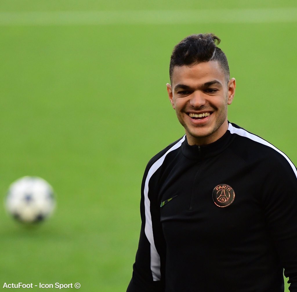 ActuFoot_'s tweet photo. #HatemChampion actuellement en TT pour convaincre le PSG de faire jouer au moins une minute de jeu à Hatem Ben Arfa afin qu’il puisse être sacré champion. https://t.co/ZBZjq3AL8a