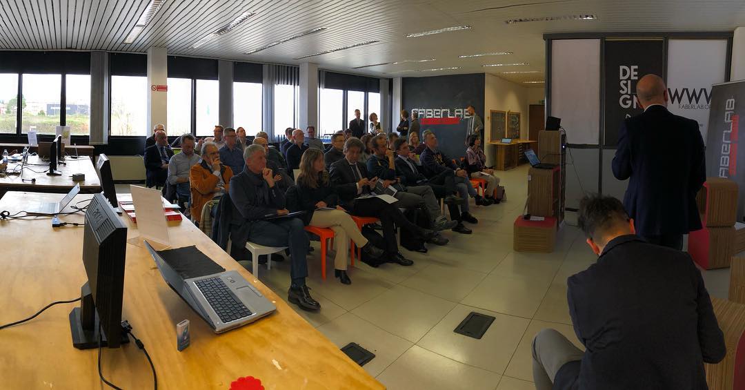 ArtigianiVarese's tweet photo. Se non misuri, non migliori: le soluzioni a portata di piccole e medie imprese di Industria 4.0 con @FaberLabVarese  hanno un obiettivo, migliorare la competitività https://t.co/yfsdvQbHbc https://t.co/PlJTVbUQtP