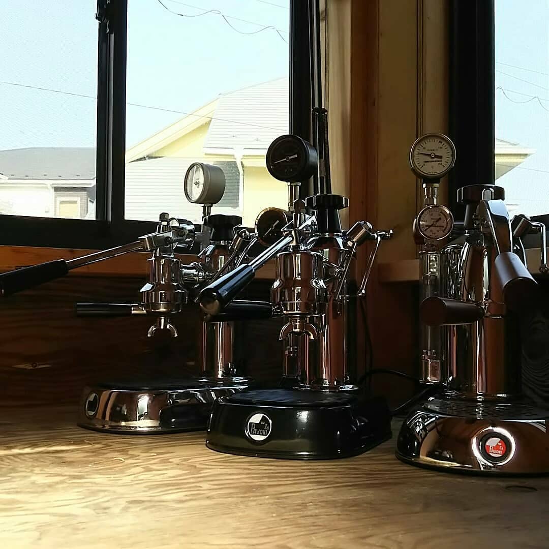 LaPavoni1's tweet photo. Retweet from @steampistonbrewing (IG)
.
Customized machines...
#lapavoni #lapavoniespresso
#levermachine #lever #coffee #Italy #drinkcoffee #ilovecoffee #inspiration #coffeeoftheday #steampunk #espresso #caffè #cafè #europiccola #professional #stradivari #vintage #Italian https://t.co/CLYrlcUGjG