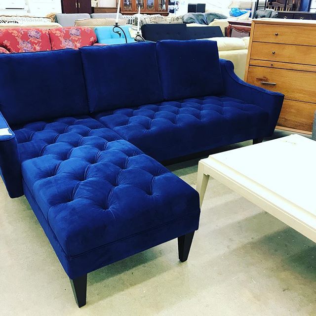 GVReStores's tweet photo. Oh my!!!💕💕💕velvet love! New in at Maple Ridge Restore 995!!#shop #habitatforhumanity #restore #new #sopretty https://t.co/l7hRwPMx2j