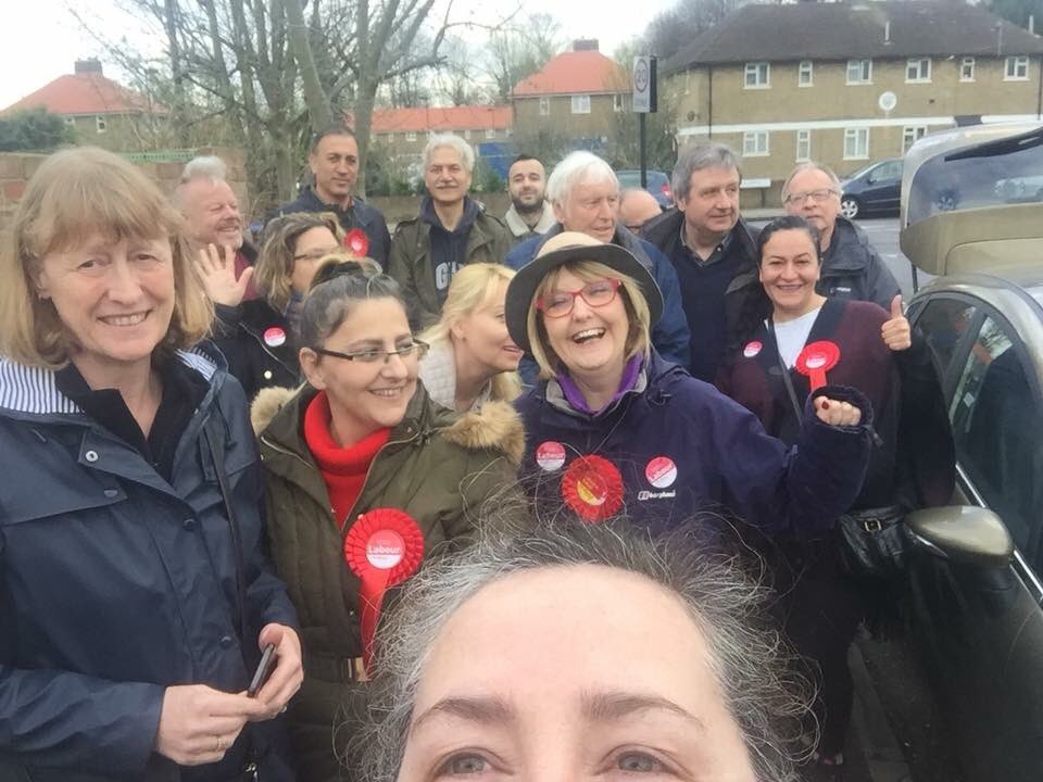 KarakusSaray's tweet photo. Fantastic response from residents in @EnfieldHighwayWard🌹🌹🌹#positivelylabour #enfieldlabour #edmontonlabour #labourparty #thelabourparty #aneffectivevoiceforenfield #labourdoorstep #southgatelabour #VoteLabour #VoteLabourMay3 https://t.co/u0OZwTnmZ3