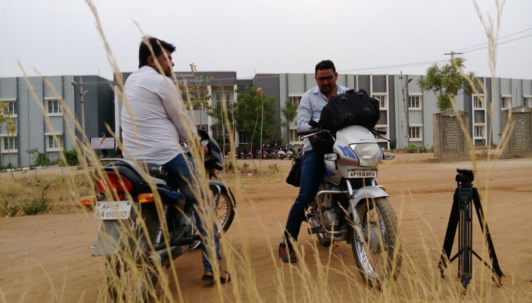 azeemtv5's tweet photo. maa sir tho shoot  lo https://t.co/o8iaS8OGYv