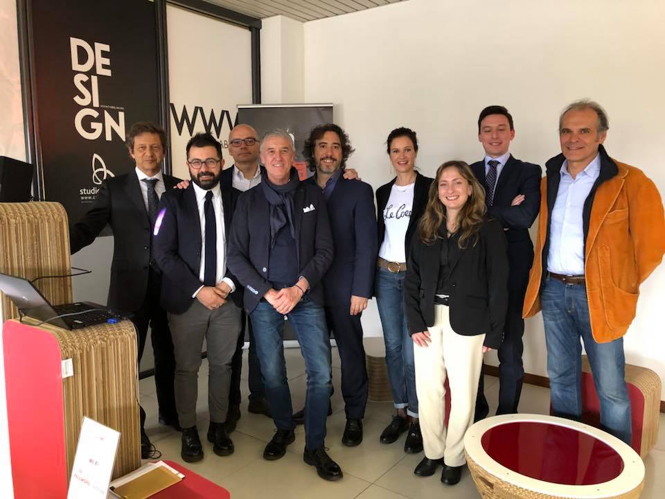 ArtigianiVarese's tweet photo. Se non misuri, non migliori: le soluzioni a portata di piccole e medie imprese di Industria 4.0 con @FaberLabVarese  hanno un obiettivo, migliorare la competitività https://t.co/yfsdvQbHbc https://t.co/PlJTVbUQtP