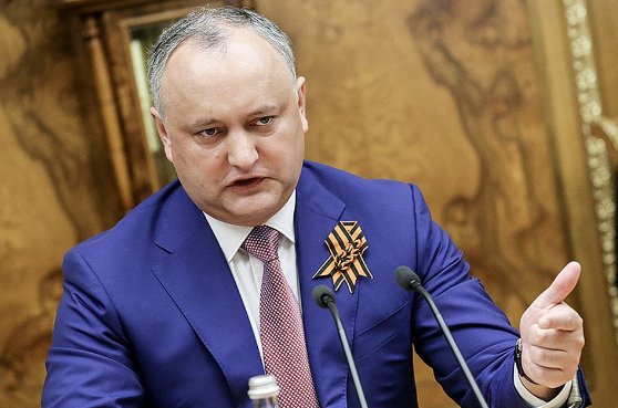 latiniano's tweet photo. самый глупый, комичный и беспомощный "президент" мира Додон одновременно осудил химическую атаку и ракетный удар в Сирии..

тут тебе и Богу свечка и чёрту кочерга.. https://t.co/oI2EOeTNlw