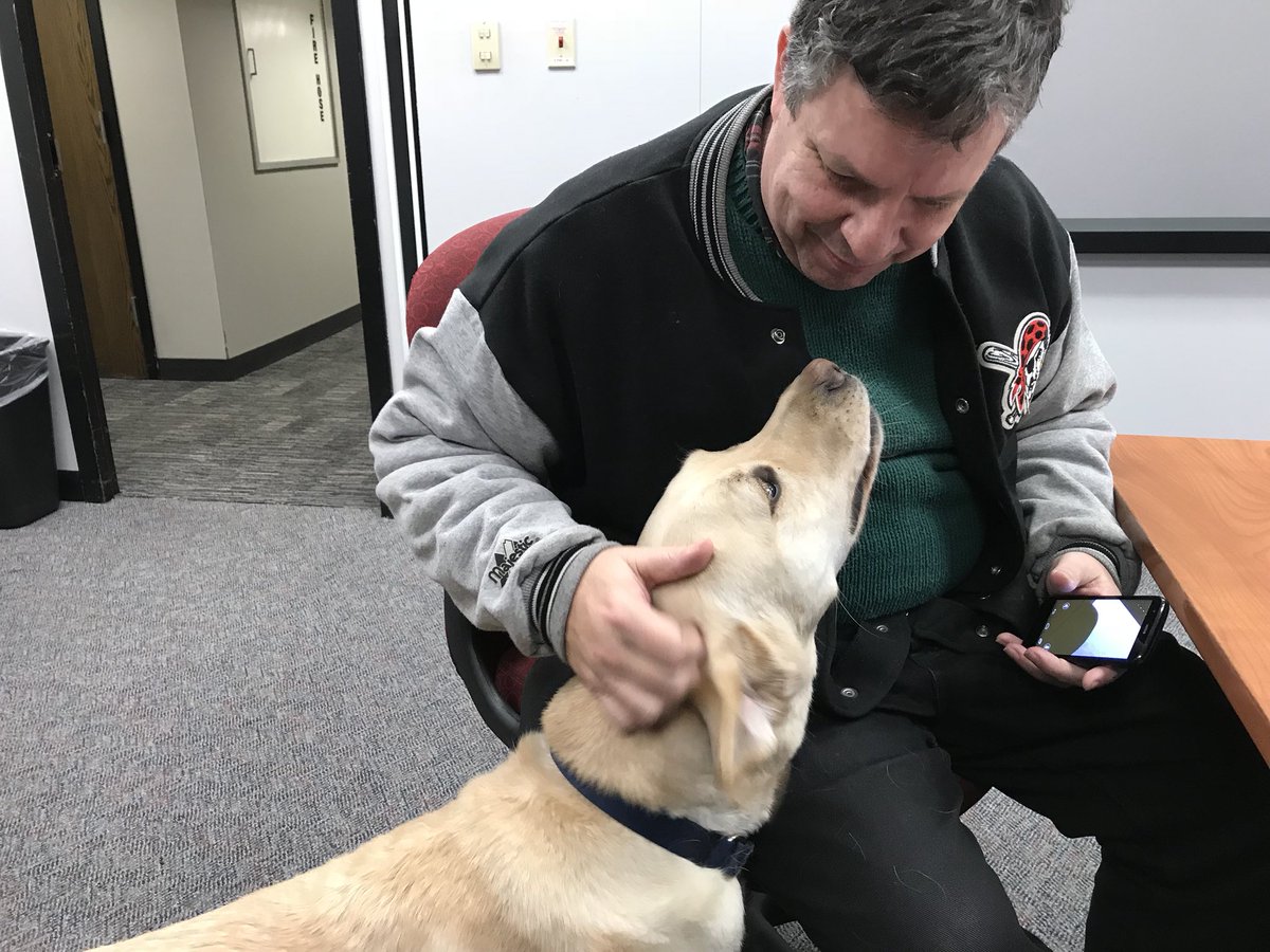 LilyWuKansas's tweet photo. We love it when guests join us for the daily @WichitaPolice briefing. #interwatch @knssradio https://t.co/MLm1hPZvPY