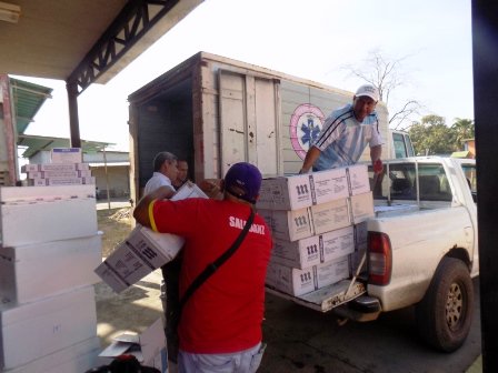 #EsNoticia Saludanz inició distribución de vacunas en los seis Distritos Sanitarios del estado bit.ly/2Hn7SJA #AnzoáteguiEnMovimiento <a href="/rosaelenaag/">Rosa Elena Arias</a>