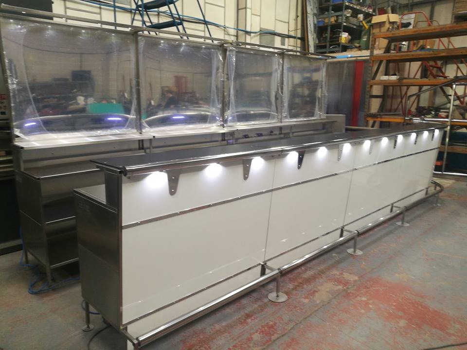 thezipbar's tweet photo. The MD is off to Epsom Downs Racecourse to personally deliver their all new ZipBar. They're going to have a far more efficient and profitable season. We can build you a bar to ANY size -get in touch for a quote 
#mobilebar #portablebar #zipbar #bars #ukbrewery #bartrade #pubtrade https://t.co/0OZZhv2iFO