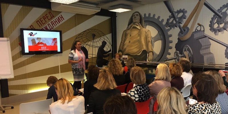 procestweet's tweet photo. Organisaties veranderen niet, mensen wel... Dat is het thema van de RoundTable 4 Topvrouwen deze maand. Een inspirerende middag!

https://t.co/cTwBFtQ3rq https://t.co/opuAWN6ehL