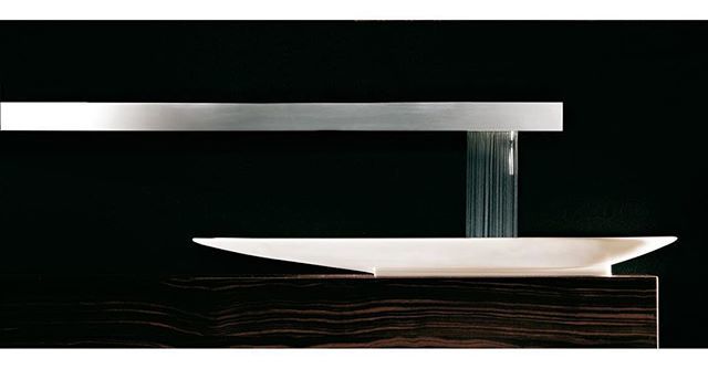 Opera collection for Toscoquattro 
Forms of nature conjugated to absolute forms, abstract, technological materials combined with those of ancient and precious essences.
The bathroom acts the role of “room”, no more a service space, but the centre of a “n… ift.tt/2qBGjC8