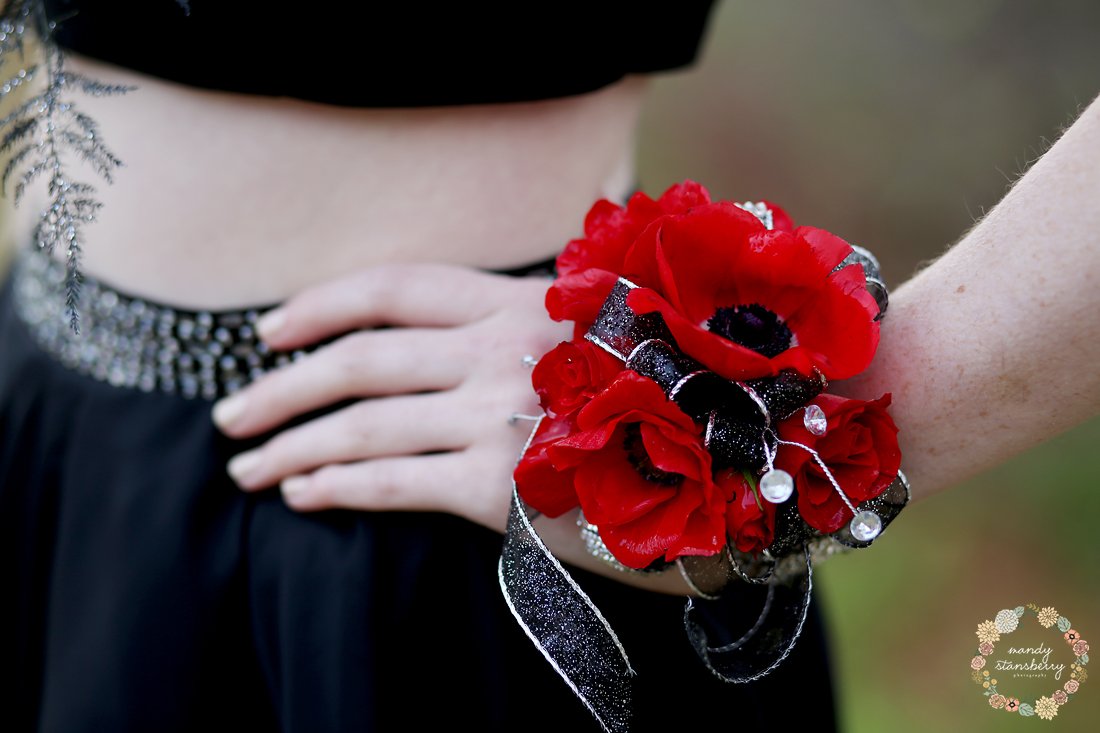 Wanting a unique flower for your corsage? Consider an anemone. 🌸🏵️🌺🌻🌼