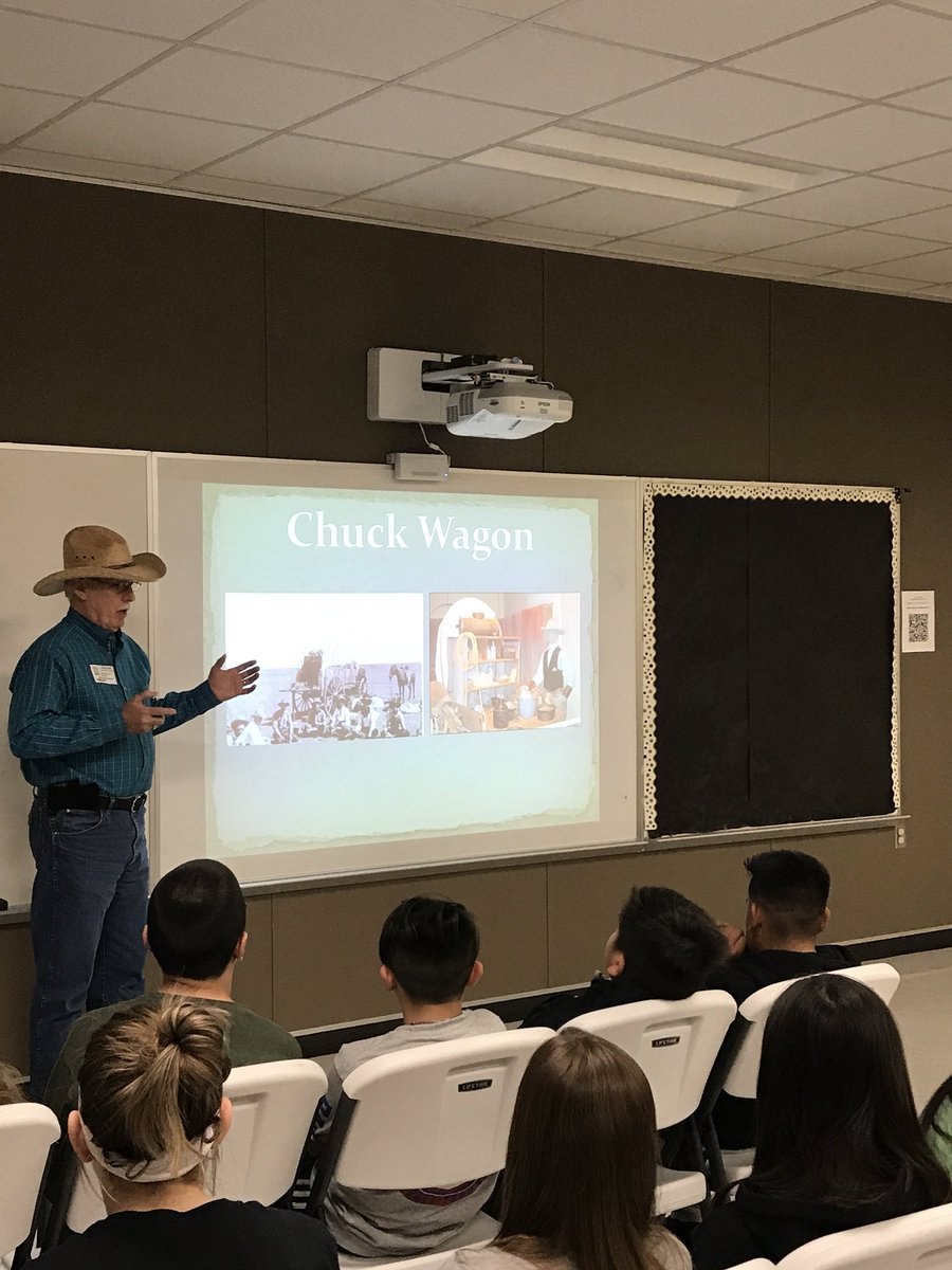 1SassyLibrarian's tweet photo. Steve Loving (my awesome dad) talking about cattle trails and our family’s contribution to them! “Y’all know what a food truck is? A chuck wagon was the original food truck.” Haha! #goodnightlovingtrail #texashistory #gmslibrary @Griffin_MS @KarenHendrix1 https://t.co/AsALJNrXHB