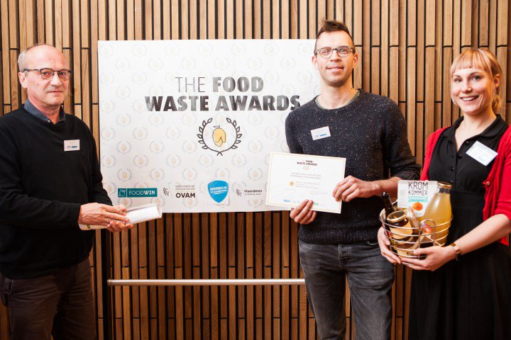 Kunnen winnaars van de Food Waste Awards nog meer organisaties inspireren om voedselverlies aan te pakken? goo.gl/y9T8CC  #mvo en #duurzaamheid <a href="/FoodWIN_/">FoodWIN</a> <a href="/Stadgent/">Stad Gent</a> <a href="/vvsg/">VVSG</a> <a href="/pboucneau/">patrick boucneau</a> <a href="/WeMakeTheShift/">The Shift</a> <a href="/EvitaWillaert/">Evita Willaert</a> <a href="/Wonkyfood_BE/">Wonky</a> @ArbeidenMilieu <a href="/accoladeshopBXL/">Hergé van Accolade</a> <a href="/wtempst/">Walter Tempst</a>