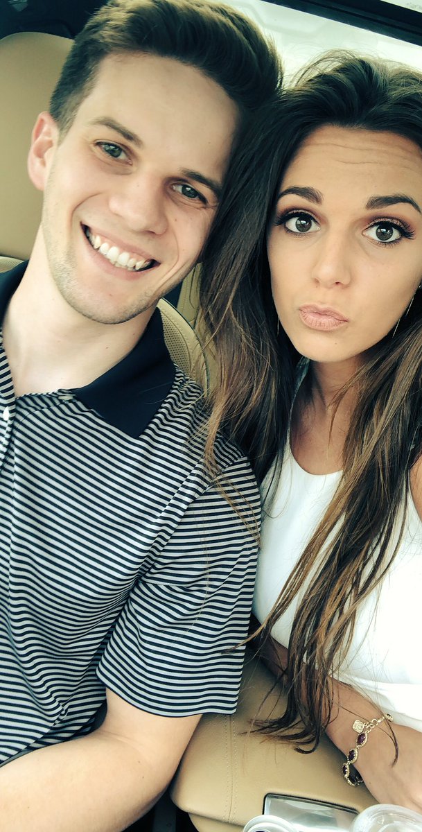 mackenziekcox's tweet photo. my bestfriend 💕💕 https://t.co/jQJNuH6gI8