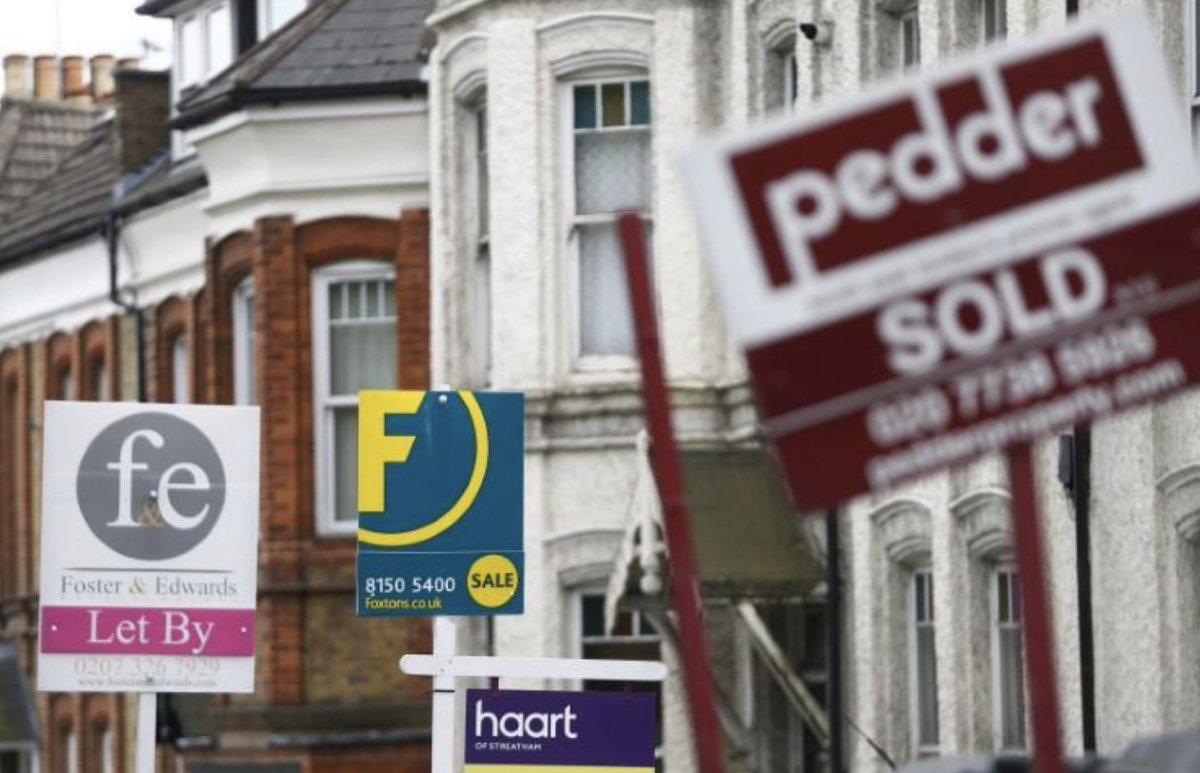 MortgageExeter's tweet photo. UK Mortgage lenders are expecting a rebound in demand for mortgages in the coming months, as are we. Come and talk to us and let us find you the best mortgage for you. https://t.co/0ZY9tVzm1o https://t.co/WF4HIOiKNe