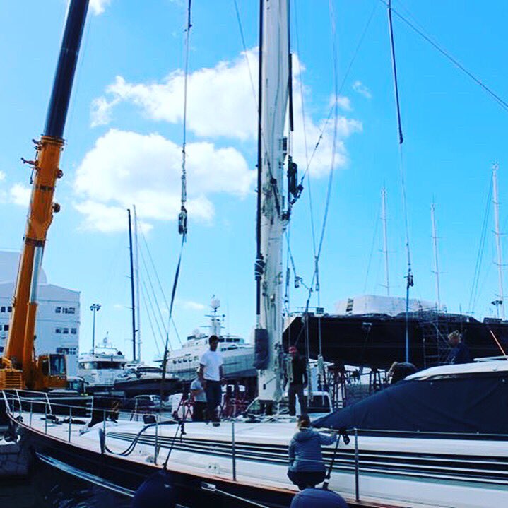 RSBRigging's tweet photo. At the end of last week in @STP_palma, our riggers unstepped the rig belonging to S/Y Genevieve.
Genevieve is a cutter sail 36.90m built by #AlloyYachts. This luxury vessel's sophisticated exterior design and engineering are the work of the fantastically talented, late Ed Dubois https://t.co/jSV26LtJSE