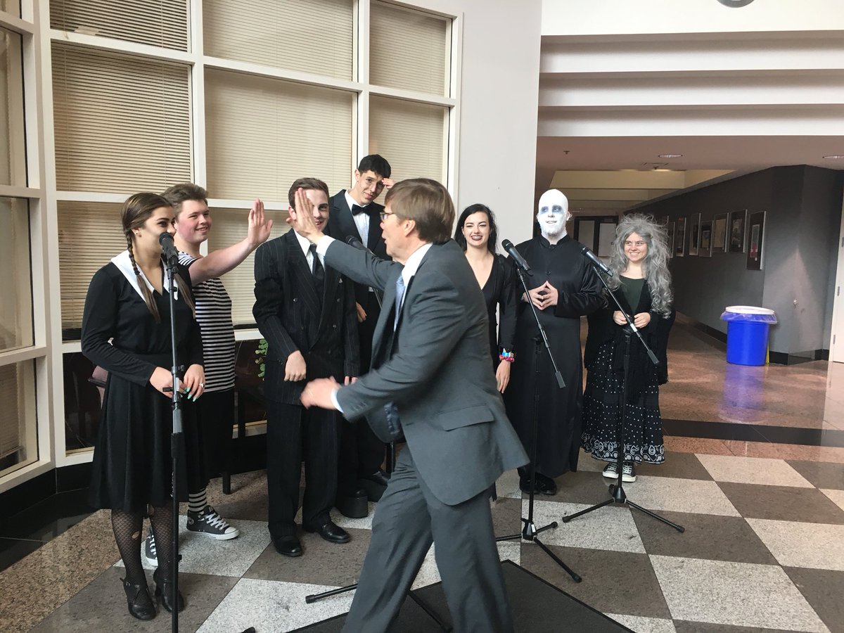katefaw's tweet photo. @MooreSchools @PinecrestPlayer preforms at DPI. #artsmatter https://t.co/C5Ut5LRkJJ