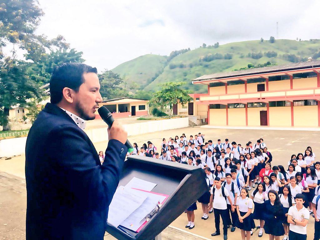 justPol's tweet photo. En este nuevo #InicioAClases acompañamos a la UE 13 de Mayo. 1400 estudiantes cuentan con infraestructura renovada y espacios dignos donde desarrollarán sus actividades en este nuevo año lectivo. https://t.co/OIhky5O6qJ