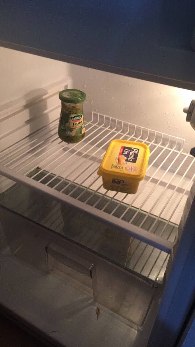 KiralyKB's tweet photo. C chaud la vie étudiante mdr https://t.co/OcPkAtqZkK