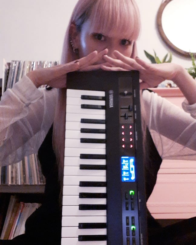 aspidistrafly's tweet image. Always wanted an original #YamahaDX7 from the 80s&apos;, and finally got it in a handy #YamahaRefaceDX interpretation. Best birthday gift ever 🎹♥️ @kitchen_label. Look forward to some #FMsynthesis in our next release!