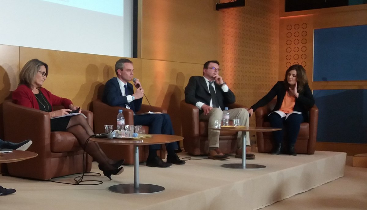 DMARGUERITTE's tweet photo. #RencontresApprentis La réforme va dans le sens de la #recentralisation, d'une #privatisation pure et simple & d'une #complexification des dispositifs & des interlocuteurs de la #Formation. #Apprentissage doit rester la voie d'excellence initiale de proximité sur nos territoires https://t.co/EvjShfTngH