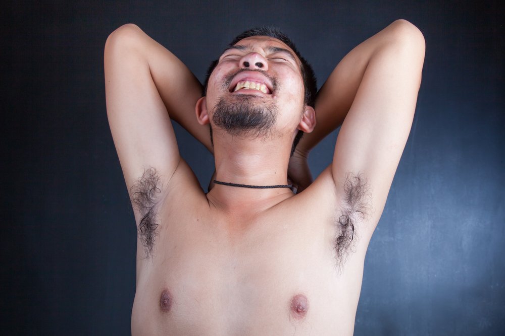 QuestNL's tweet photo. Charmant is dat bosje haar in je armpit niet per se… Wat is het nut van #okselhaar? https://t.co/W3sbvsZ0d1 https://t.co/UXuwcPmSV0
