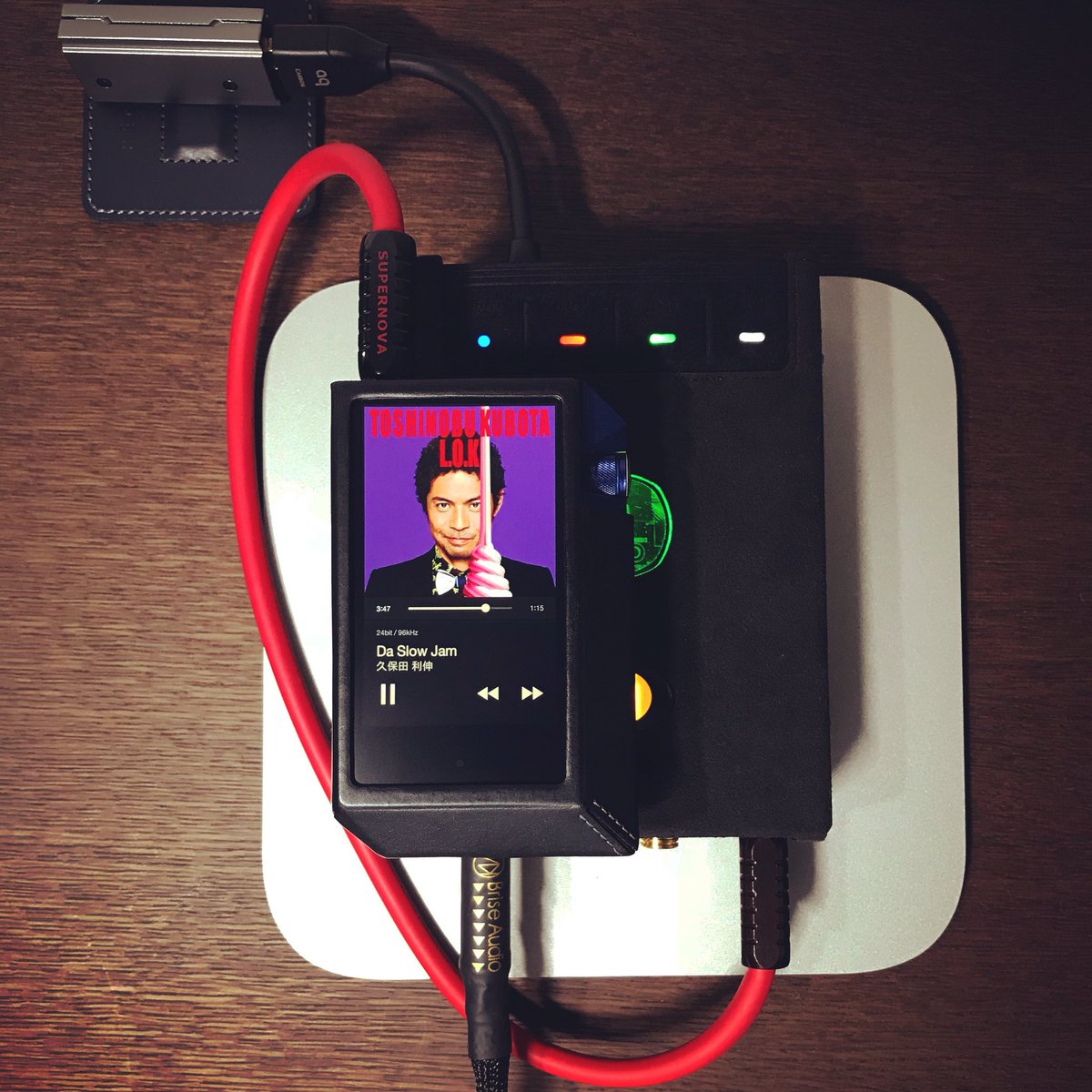 Ryu13_SQ's tweet photo. 今宵のオーディオ🎧

L.O.K♪
/久保田利伸

#AK240BN
#Hugo2
#AEONFLOW 
#BriseAudio
#WIREWORLD
#UPX01 https://t.co/qloJGl63nF
