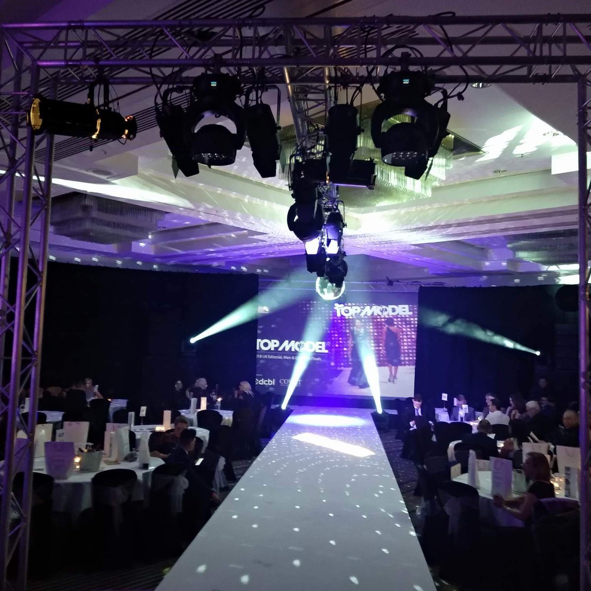 audreyoneill_ie's tweet photo. Good posture and presence in a room is not only for models. Anyone can improve confidence and presence in a room with a model training bootcamp. Walk into a room and be noticed https://t.co/Vf5YiseSwI