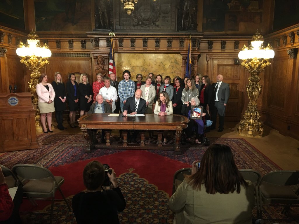 Photo of Governor Wolf signing Tierne's Law