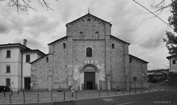 CanonF1's tweet photo. S. Abbondio, Como - Early April variations

#ishootfilm #believeinfilm #PentaconSix #Flektogon50 #Yfilter #HRdetail #Zodiak30 #handheld #IRfilter #rollei #Retro400 @antwit_8 @EMULSIVEfilm @pozzonieditore @francisferula https://t.co/5Mj3dtOufT