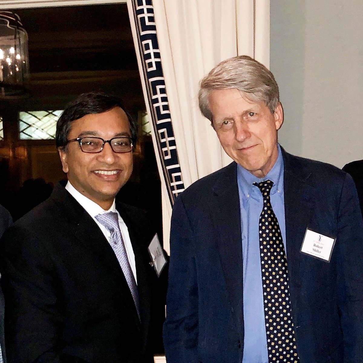saferockretail's tweet photo. Oldie but goodie! Prof. Shiller taught me the importance of respecting data and letting it speak the truth. Incredibly fortunate to have 2 Nobel Prize winners, Robert Shiller (2013) and James Tobin (1981), teach my intro macroeconomics at @Yale #Yale https://t.co/zMhqfVCPwA