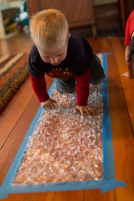 handsonaswegrow's tweet photo. Who can pop all their bubble wrap first?

https://t.co/rdIKSVs8uJ https://t.co/STIqzRuYFf