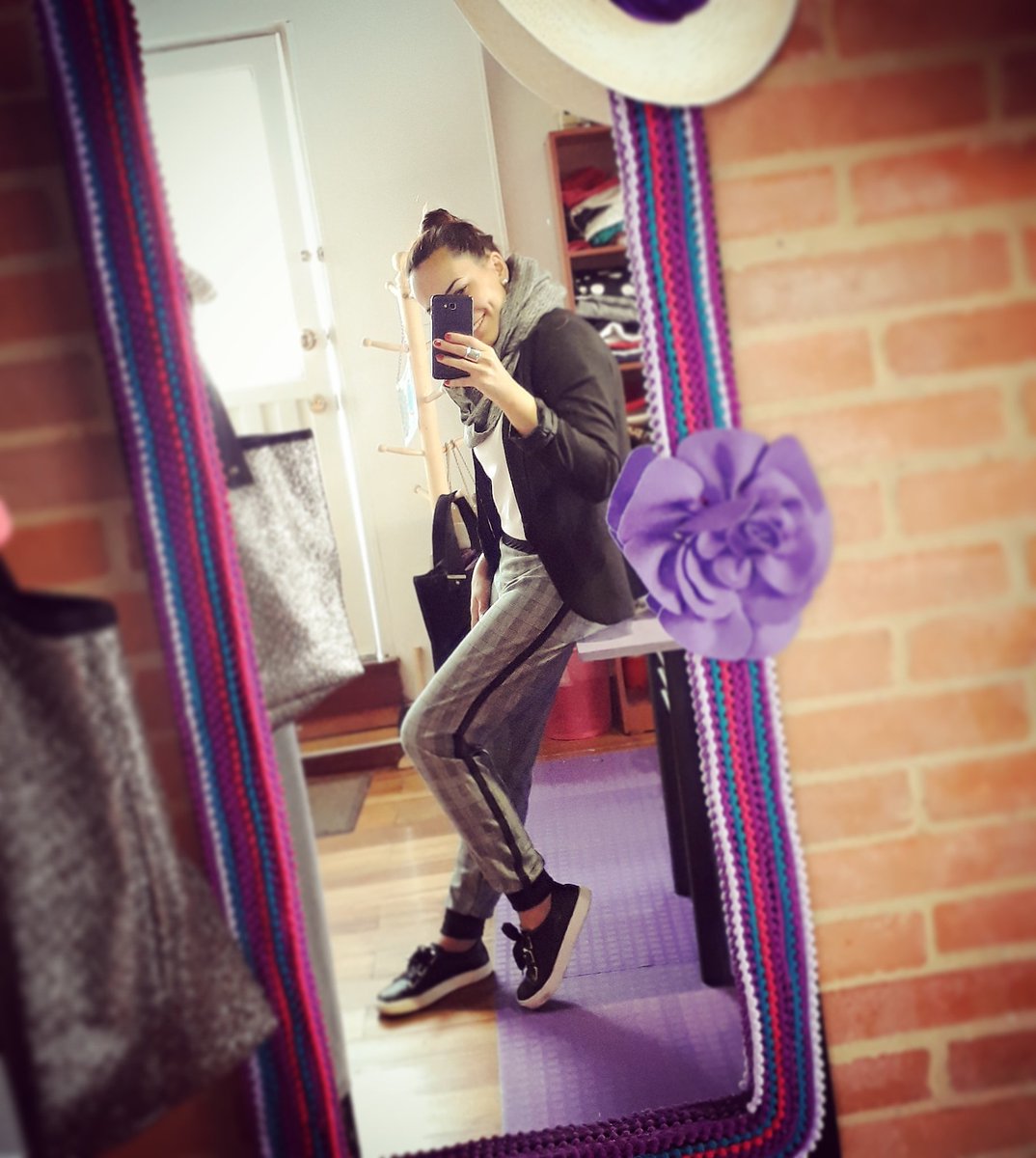 AndreaVeraR's tweet photo. Prince of wales mode! 😎
Mi lugar favorito, mi Taller Púrpura 💜 https://t.co/837yGW66id
