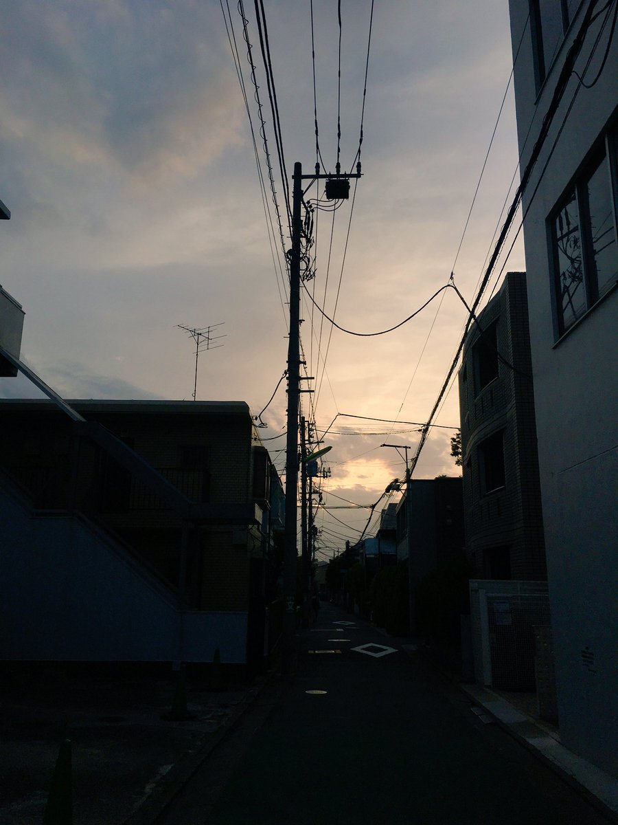 ikihsot_toshiki's tweet photo. 本日も稽古。
本番まであと1カ月。
やりきります。

TOKYO笹塚ボーイズ
『花瓶の中の海』
2018年5月16日〜20日
BuoY(@buoy_info) https://t.co/cadNI4lbjg
